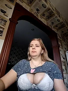 Lady nice cat online show from April 9, 2:44 am