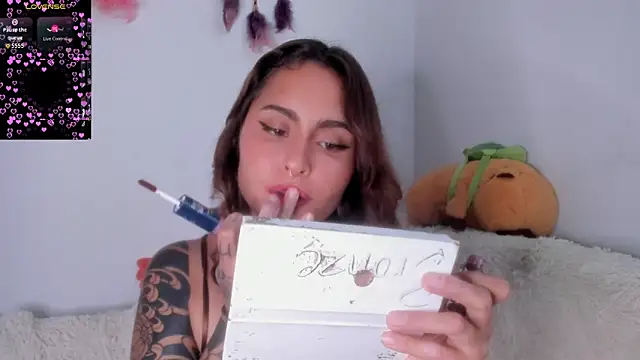 Snapshot of Violette-Ramirez01 chatting on December 1, 7:08 pm Violette-Ramirez01 online show from December 1, 7:08 pm