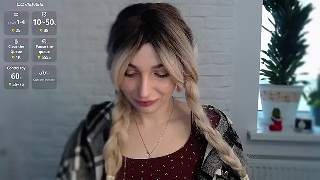 Snapshot of Yoda21 chatting on January 14, 1:28 pm Yoda21 online show from January 14, 1:28 pm