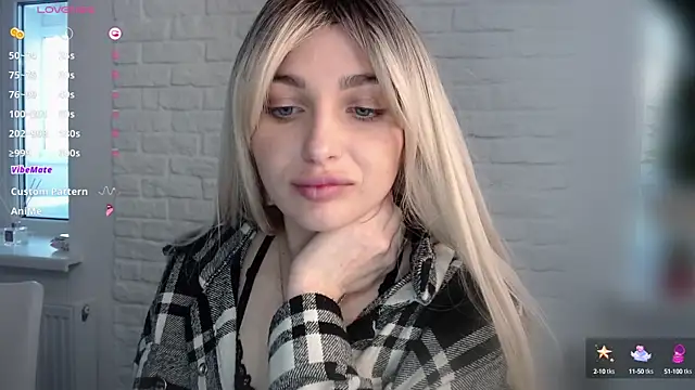 Snapshot of Yoda21 chatting on February 3, 12:47 pm Yoda21 online show from February 3, 12:47 pm