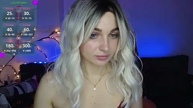 Snapshot of Yoda21 chatting on December 1, 2:44 pm Yoda21 online show from December 1, 2:44 pm