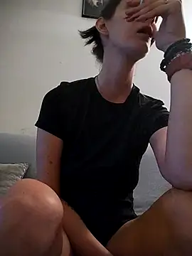 Snapshot of LauraBaby chatting on October 24, 5:09 pm LauraBaby online show from October 24, 5:09 pm