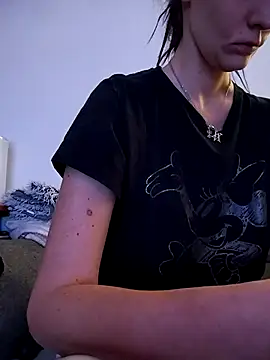 Snapshot of LauraBaby chatting on November 12, 8:19 pm LauraBaby online show from November 12, 8:19 pm