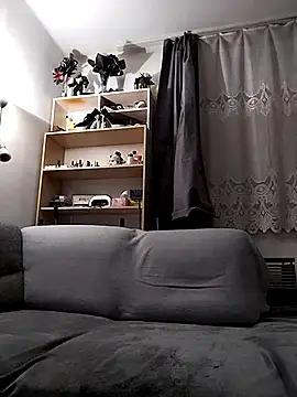 Snapshot of LauraBaby chatting on December 15, 4:44 pm LauraBaby online show from December 15, 4:44 pm