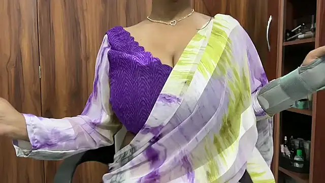 Snapshot of julie_08 chatting on September 23, 5:38 pm julie 08 online show from September 23, 5:38 pm