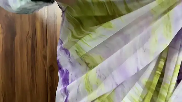 Snapshot of julie_08 chatting on October 27, 6:12 pm julie 08 online show from October 27, 6:12 pm