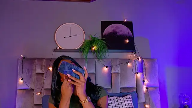 nahomi campbell online show from October 21, 7:36 pm