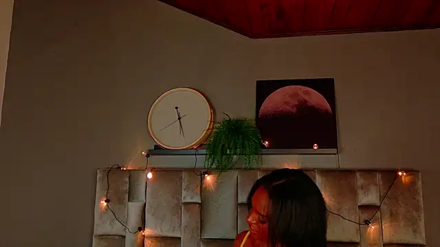 nahomi campbell online show from December 3, 7:34 pm