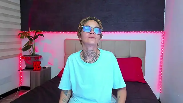 anaroman01 online show from February 22, 11:24 pm