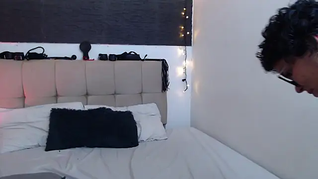 anaroman01 online show from April 22, 2:25 am