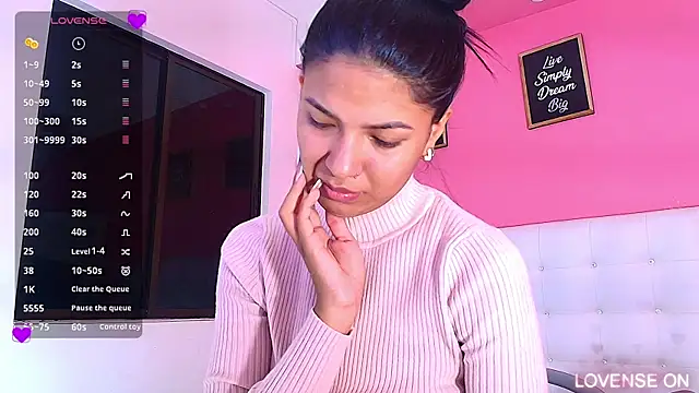 Snapshot of daddyissuesss_ chatting on March 8, 7:42 pm daddyissuesss online show from March 8, 7:42 pm