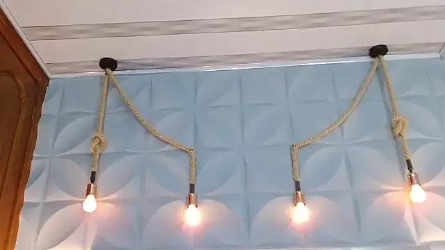 VeronicaRobles online show from December 17, 11:05 pm