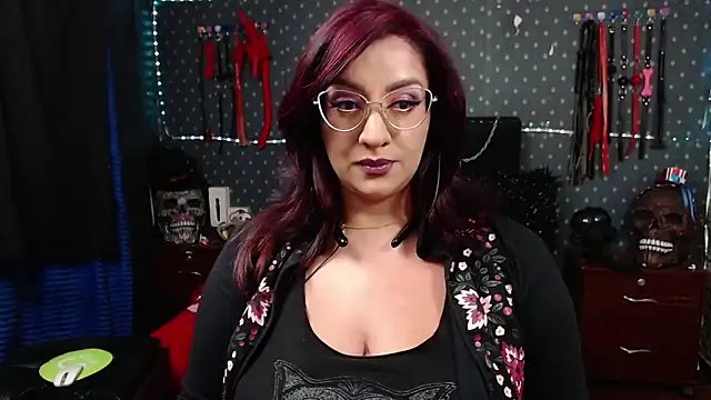 Snapshot of andreafetishx chatting on January 31, 9:27 am andreafetishx online show from January 31, 9:27 am