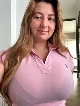 Snapshot of curvyflawless chatting on October 27, 7:45 am curvyflawless online show from October 27, 7:45 am