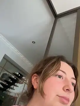 Snapshot of curvyflawless chatting on November 16, 10:43 am curvyflawless online show from November 16, 10:43 am