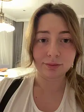 Snapshot of curvyflawless chatting on November 19, 5:57 pm curvyflawless online show from November 19, 5:57 pm