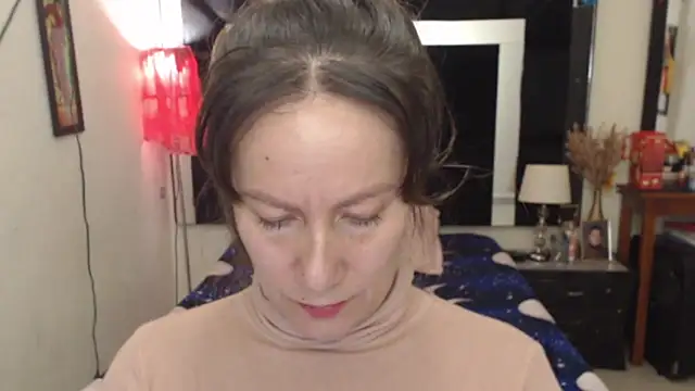 Snapshot of CATRINA-83 chatting on October 18, 2:40 pm CATRINA-83 online show from October 18, 2:40 pm