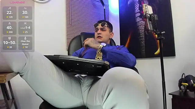 Snapshot of Nicolas_Fellener chatting on September 12, 4:01 am Nicolas Fellener online show from September 12, 4:01 am