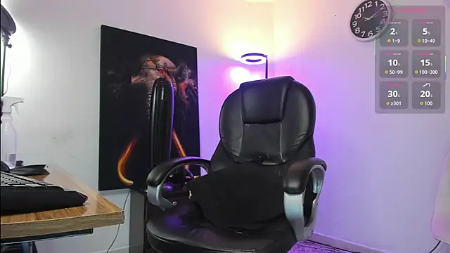 Snapshot of Nicolas_Fellener chatting on November 23, 4:01 am Nicolas Fellener online show from November 23, 4:01 am