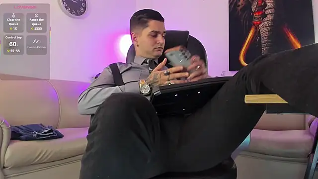 Snapshot of Nicolas_Fellener chatting on February 6, 3:55 am Nicolas Fellener online show from February 6, 3:55 am