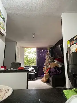 emmyjhonson07 online show from December 19, 1:07 pm