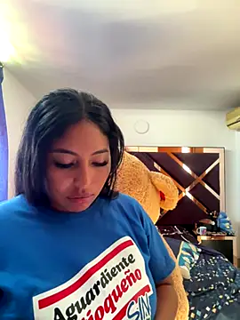 emmyjhonson07 online show from October 31, 2:18 pm