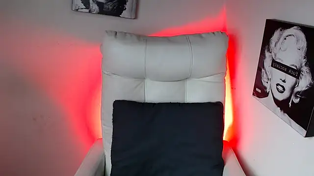 SamanthaRoldaan online show from February 1, 5:26 pm