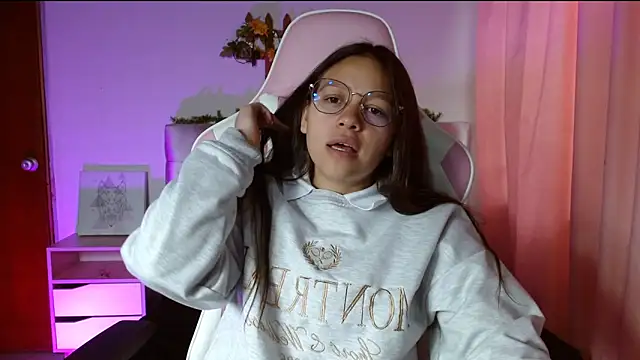 SamanthaRoldaan online show from February 13, 8:45 pm