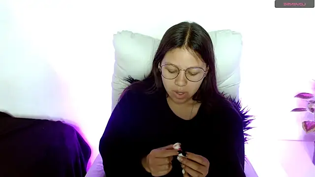 SamanthaRoldaan online show from February 14, 5:46 pm