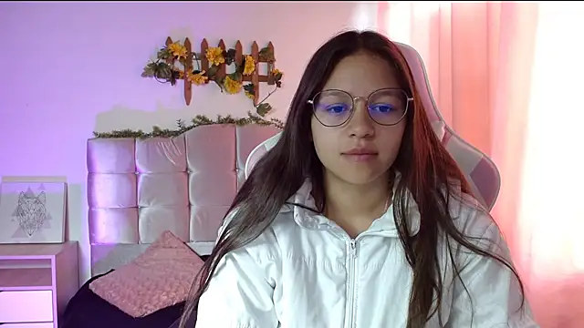 SamanthaRoldaan online show from February 18, 3:43 pm