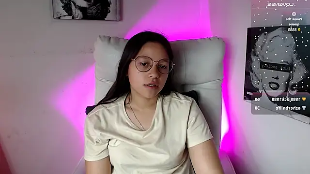 SamanthaRoldaan online show from March 8, 8:25 pm