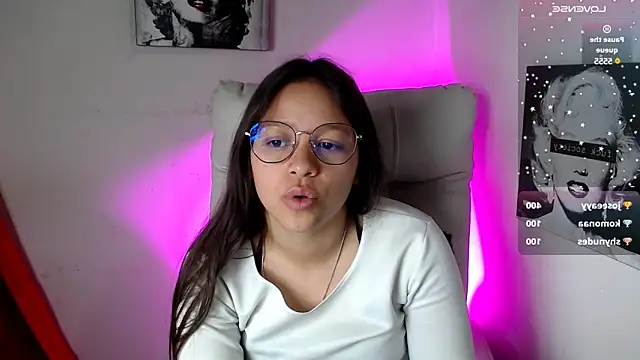 SamanthaRoldaan online show from March 10, 8:01 pm