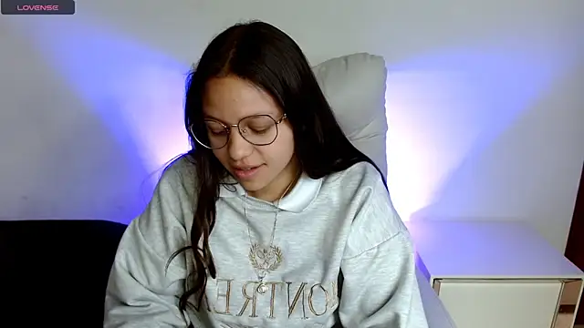 SamanthaRoldaan online show from March 18, 7:42 pm