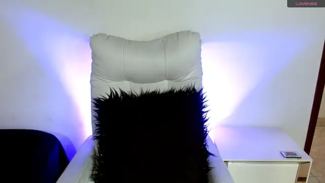 SamanthaRoldaan online show from March 21, 1:12 pm