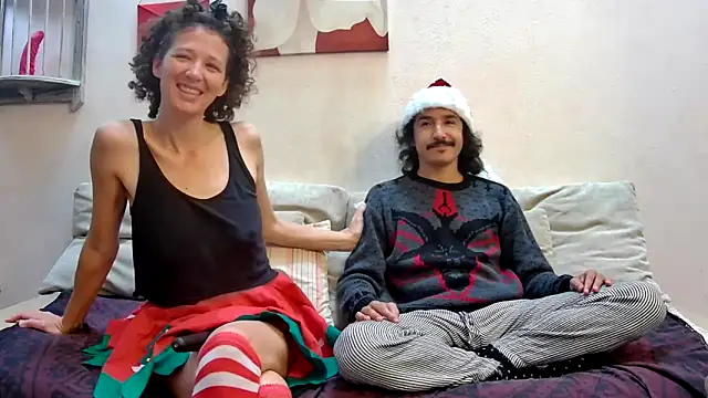 Snapshot of randomshuffles chatting on December 21, 1:42 pm randomshuffles online show from December 21, 1:42 pm