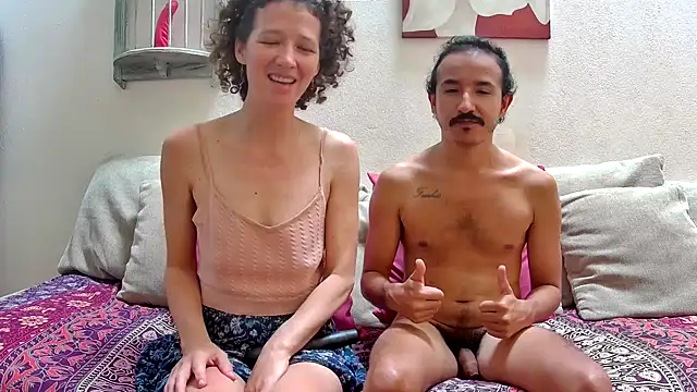 Snapshot of randomshuffles chatting on February 11, 2:46 pm randomshuffles online show from February 11, 2:46 pm