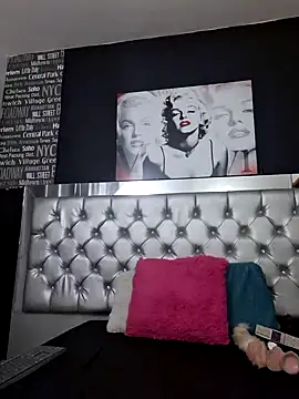 Snapshot of _nicolehotshemale chatting on January 28, 9:50 pm  nicolehotshemale online show from January 28, 9:50 pm