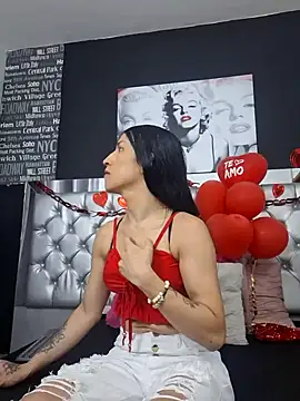 Snapshot of _nicolehotshemale chatting on February 4, 9:52 pm  nicolehotshemale online show from February 4, 9:52 pm