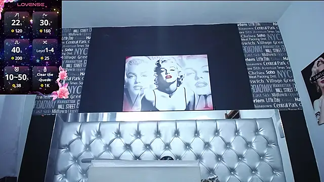 Snapshot of _nicolehotshemale chatting on March 7, 12:37 am  nicolehotshemale online show from March 7, 12:37 am