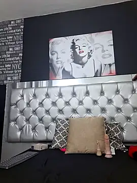 Snapshot of _nicolehotshemale chatting on March 14, 9:54 pm  nicolehotshemale online show from March 14, 9:54 pm