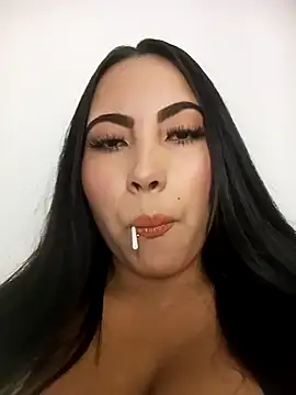 Snapshot of dayanna_86 chatting on November 23, 12:10 am dayanna 86 online show from November 23, 12:10 am