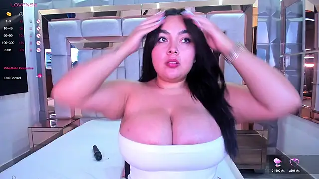 Snapshot of samantasm chatting on February 4, 8:56 am samantasm online show from February 4, 8:56 am