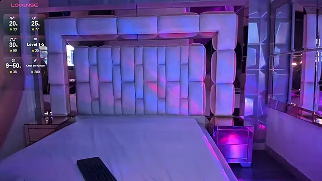 Snapshot of samantasm chatting on February 28, 2:20 am samantasm online show from February 28, 2:20 am