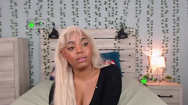 RobynKnight online show from January 13, 2:17 am