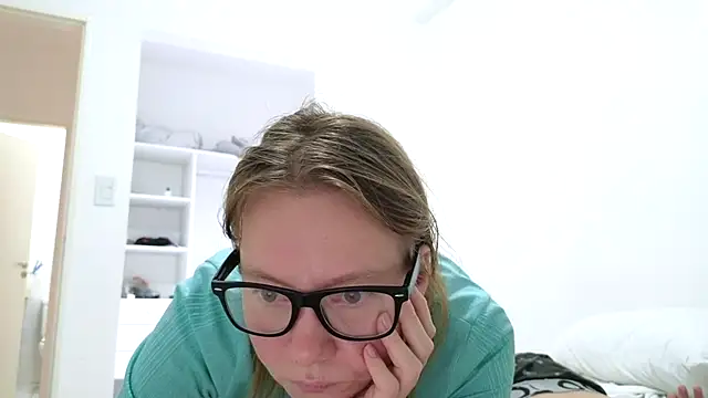Snapshot of Jony_Marta chatting on February 17, 12:21 am Jony Marta online show from February 17, 12:21 am