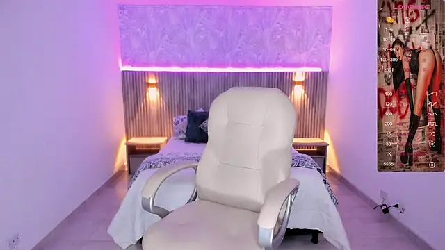 Snapshot of Antonella_Grayy chatting on March 3, 11:00 am Antonella Grayy online show from March 3, 11:00 am