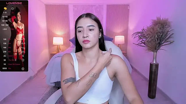 Snapshot of Antonella_Grayy chatting on October 15, 10:59 am Antonella Grayy online show from October 15, 10:59 am