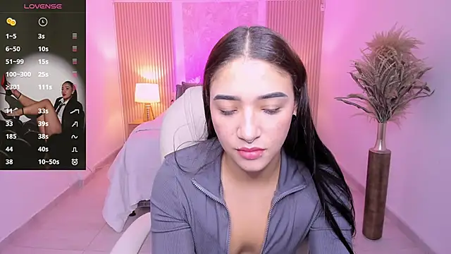 Snapshot of Antonella_Grayy chatting on November 27, 11:01 am Antonella Grayy online show from November 27, 11:01 am