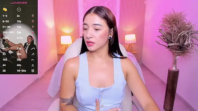 Snapshot of Antonella_Grayy chatting on December 1, 11:04 am Antonella Grayy online show from December 1, 11:04 am