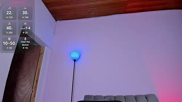 Snapshot of zoe6x chatting on November 29, 2:20 pm zoe6x online show from November 29, 2:20 pm